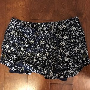 Loft Shorts Navy and White